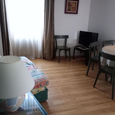 Appartement Avignon Centre Intra Muros Cour Exterieure Parking Prive Gratuit Exterior photo