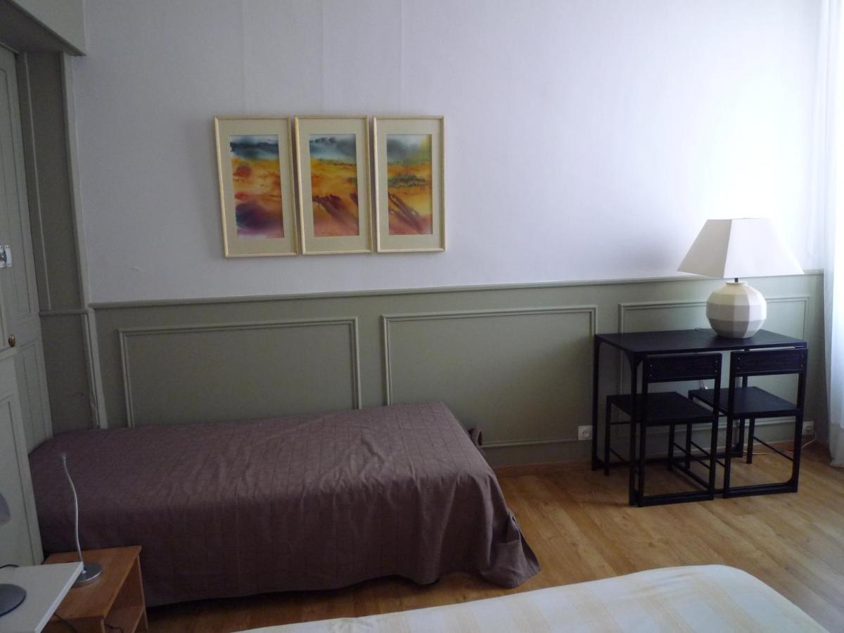 Appartement Avignon Centre Intra Muros Cour Exterieure Parking Prive Gratuit Exterior photo