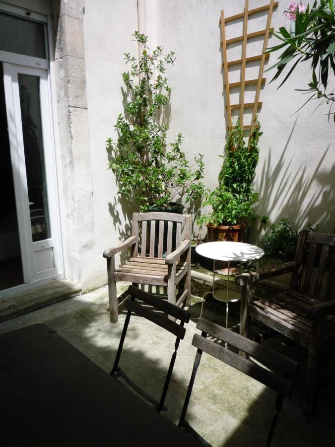 Appartement Avignon Centre Intra Muros Cour Exterieure Parking Prive Gratuit Exterior photo