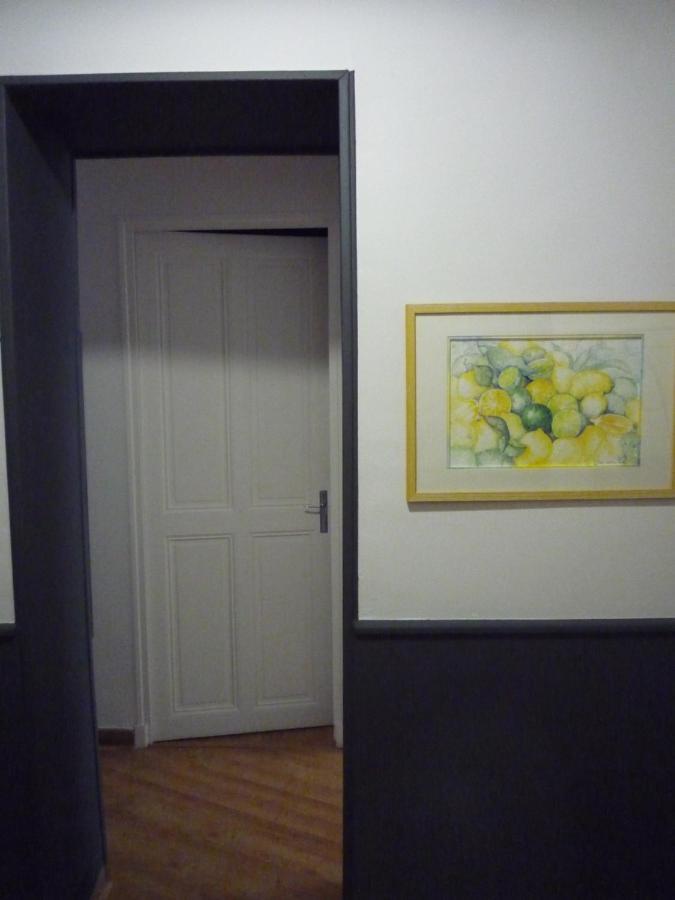 Appartement Avignon Centre Intra Muros Cour Exterieure Parking Prive Gratuit Exterior photo