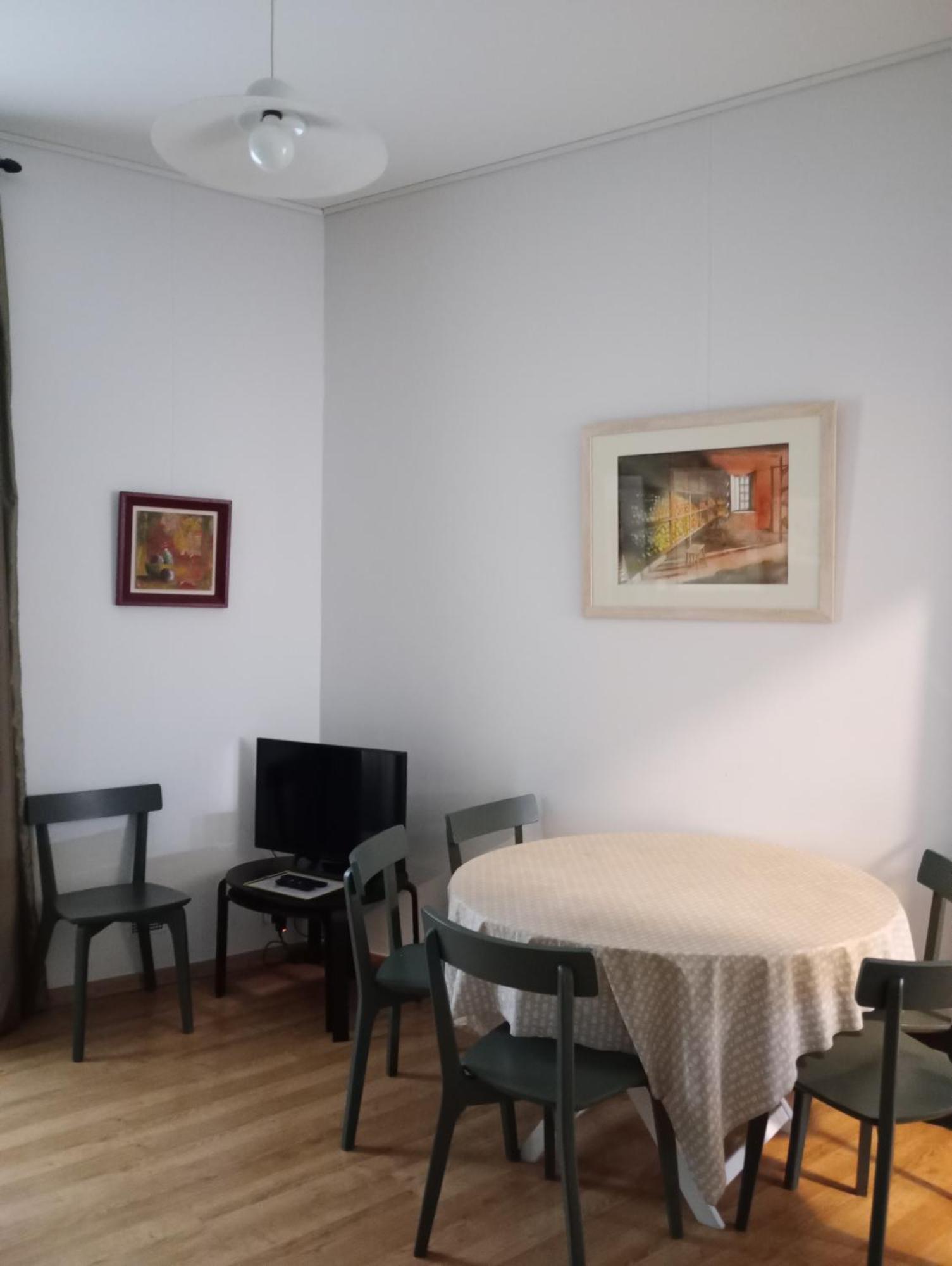 Appartement Avignon Centre Intra Muros Cour Exterieure Parking Prive Gratuit Exterior photo