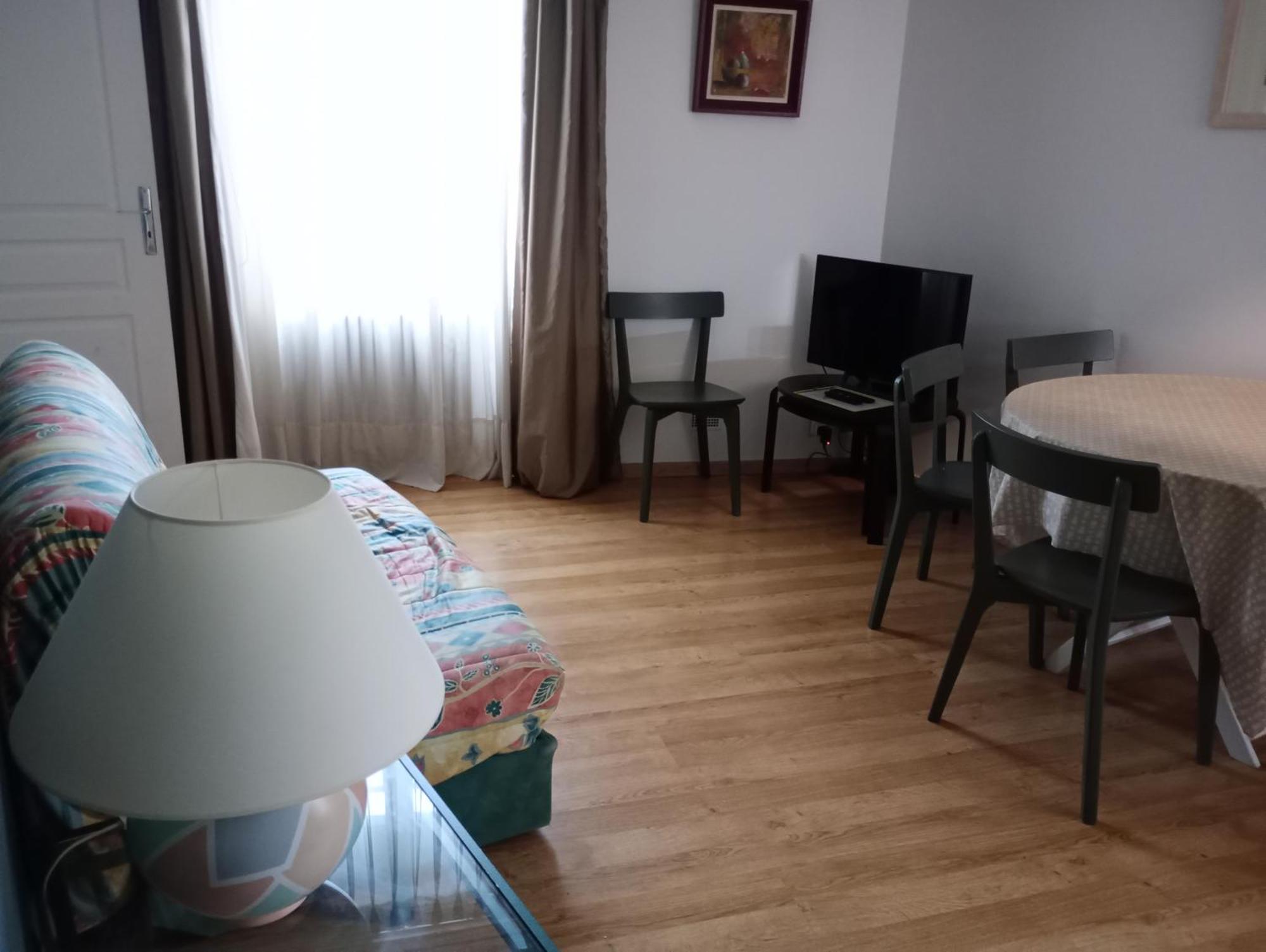 Appartement Avignon Centre Intra Muros Cour Exterieure Parking Prive Gratuit Exterior photo